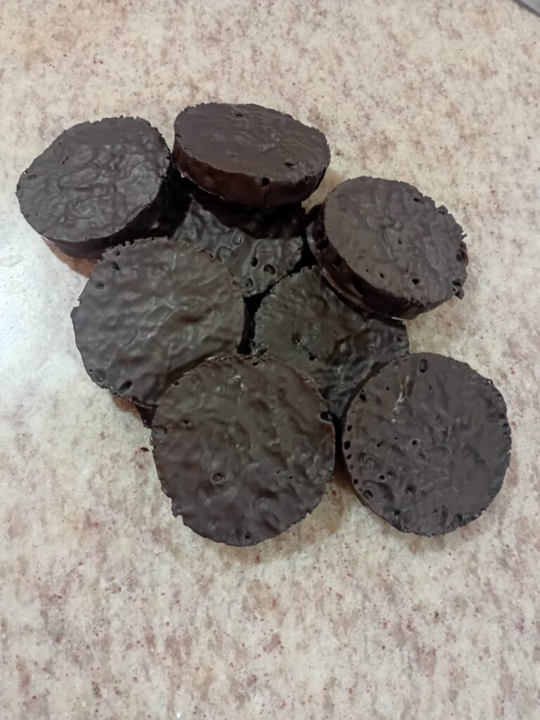 18 Brownie con cobertura de Chocolate 74% Cacao